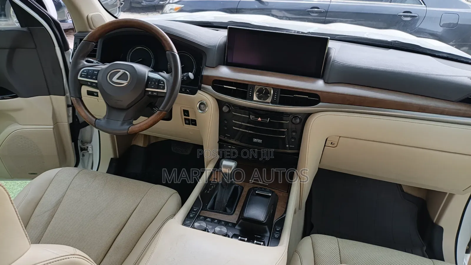 Lexus LX 2017 White