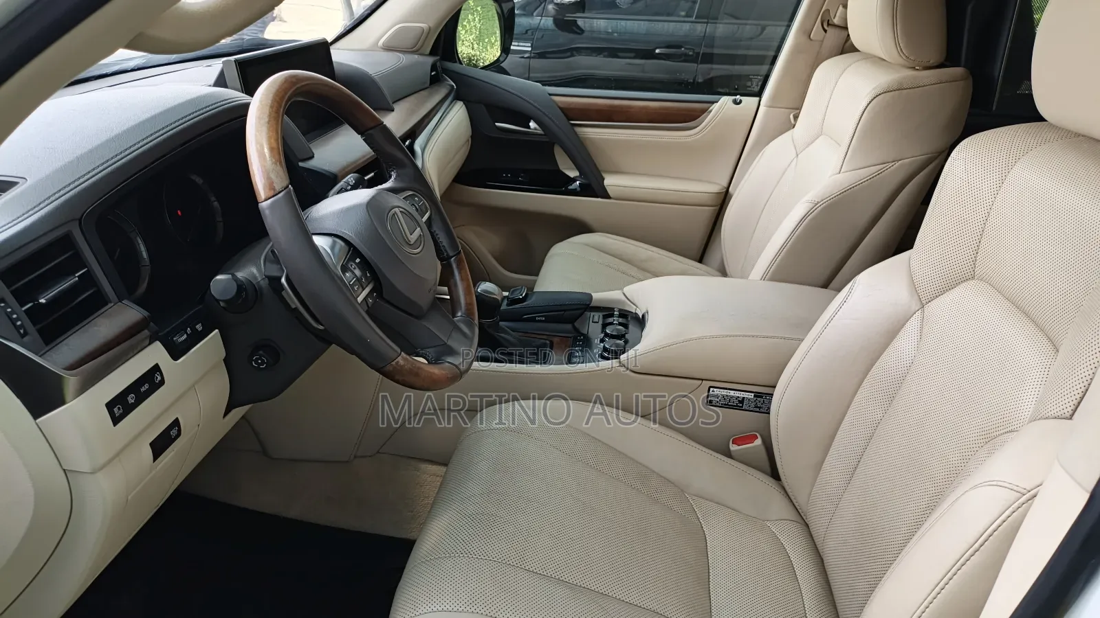 Lexus LX 2017 White