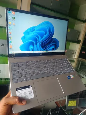 Laptop HP 15-fd0290ns 16GB Intel Core i7 SSD 512GB