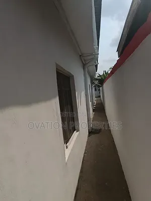 2bdrm Block of Flats in Abaranje for sale