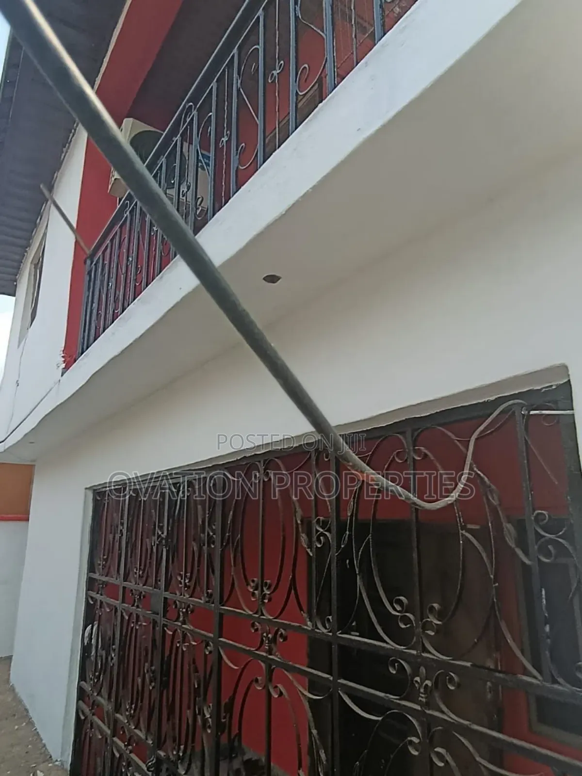 2bdrm Block of Flats in Abaranje for sale