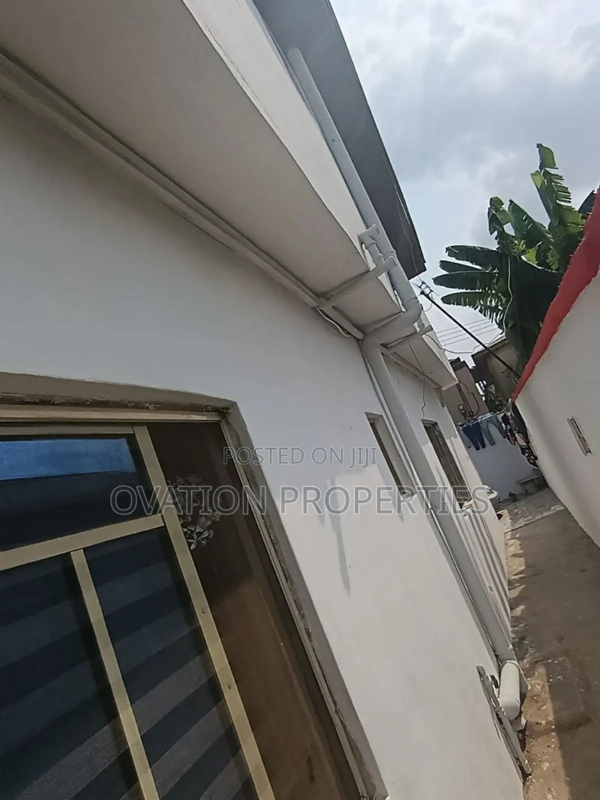 2bdrm Block of Flats in Abaranje for sale
