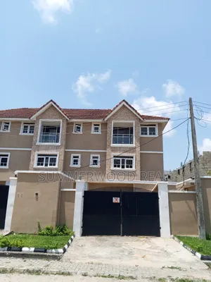 4bdrm Duplex in Lekki for rent