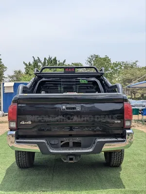 Toyota Tacoma 2020 Black