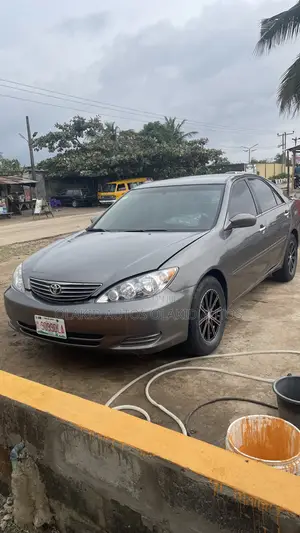 Toyota Camry LE 4dr Sedan (2.4L 4cyl 5M) 2003 Gray