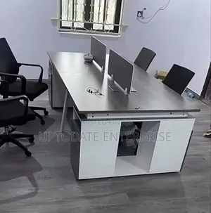 4 Seaters Work Station Desk