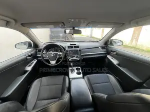 Toyota Camry SE 4dr Sedan (2.5L 4cyl 6A) 2013 Silver