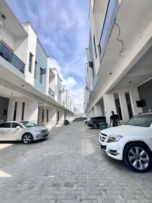 4bdrm Duplex in Ikota for sale