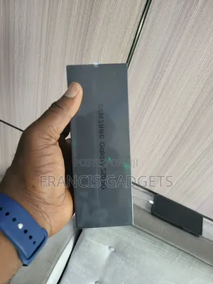 New Samsung Galaxy S20 128 GB Black