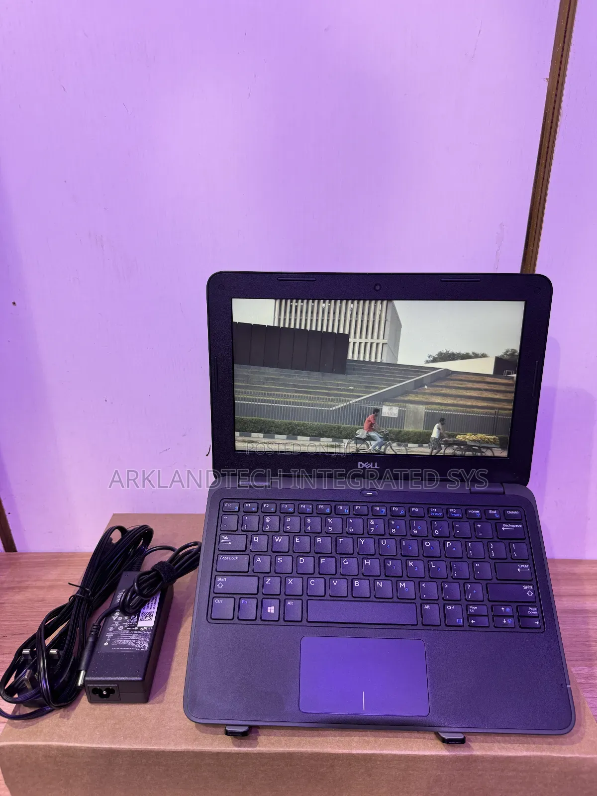 New Laptop Dell Latitude 3400 4GB Intel Celeron SSD 60GB