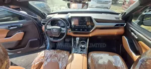 Toyota Highlander 2021 Blue