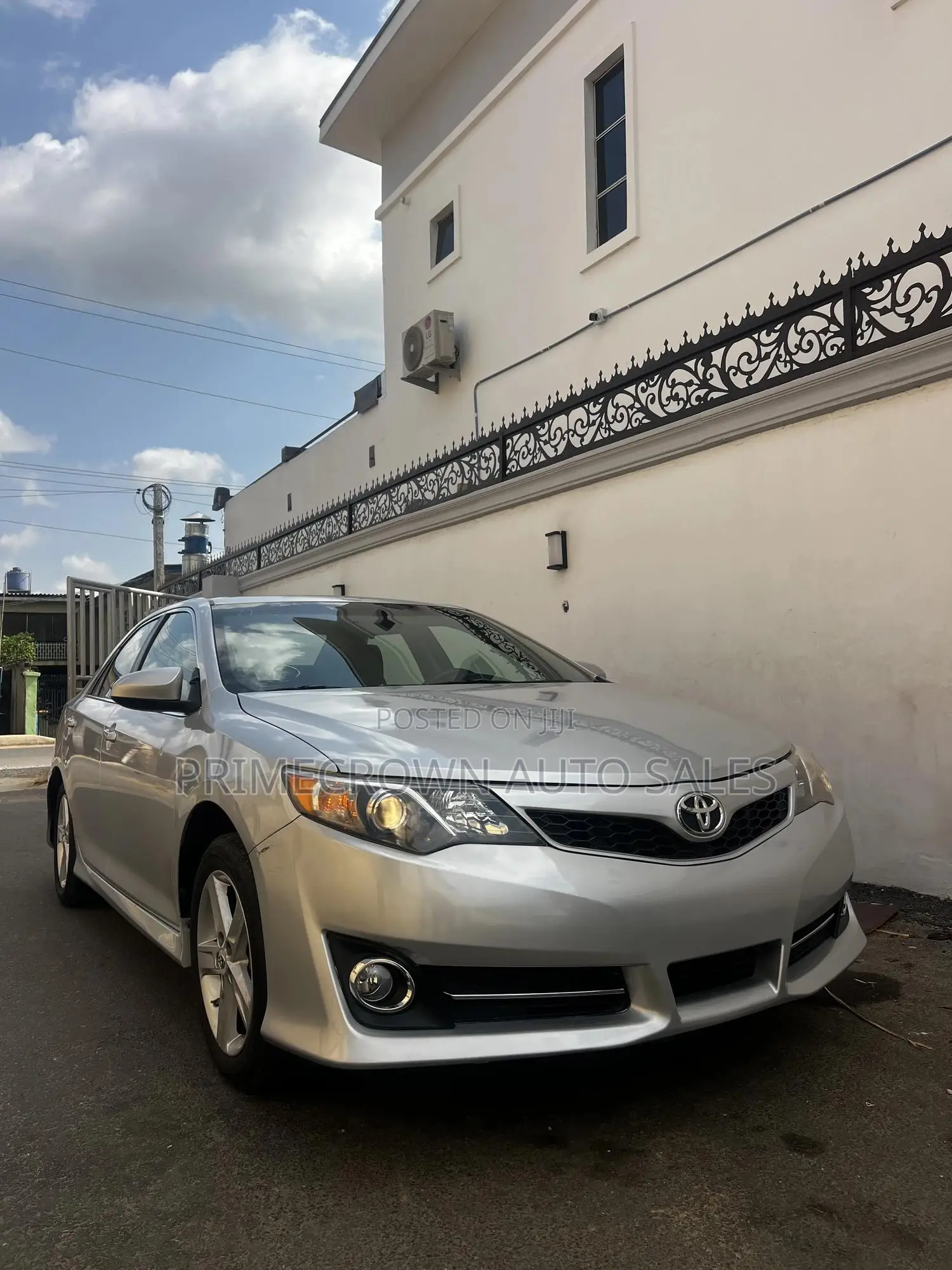 Toyota Camry SE 4dr Sedan (2.5L 4cyl 6A) 2013 Silver