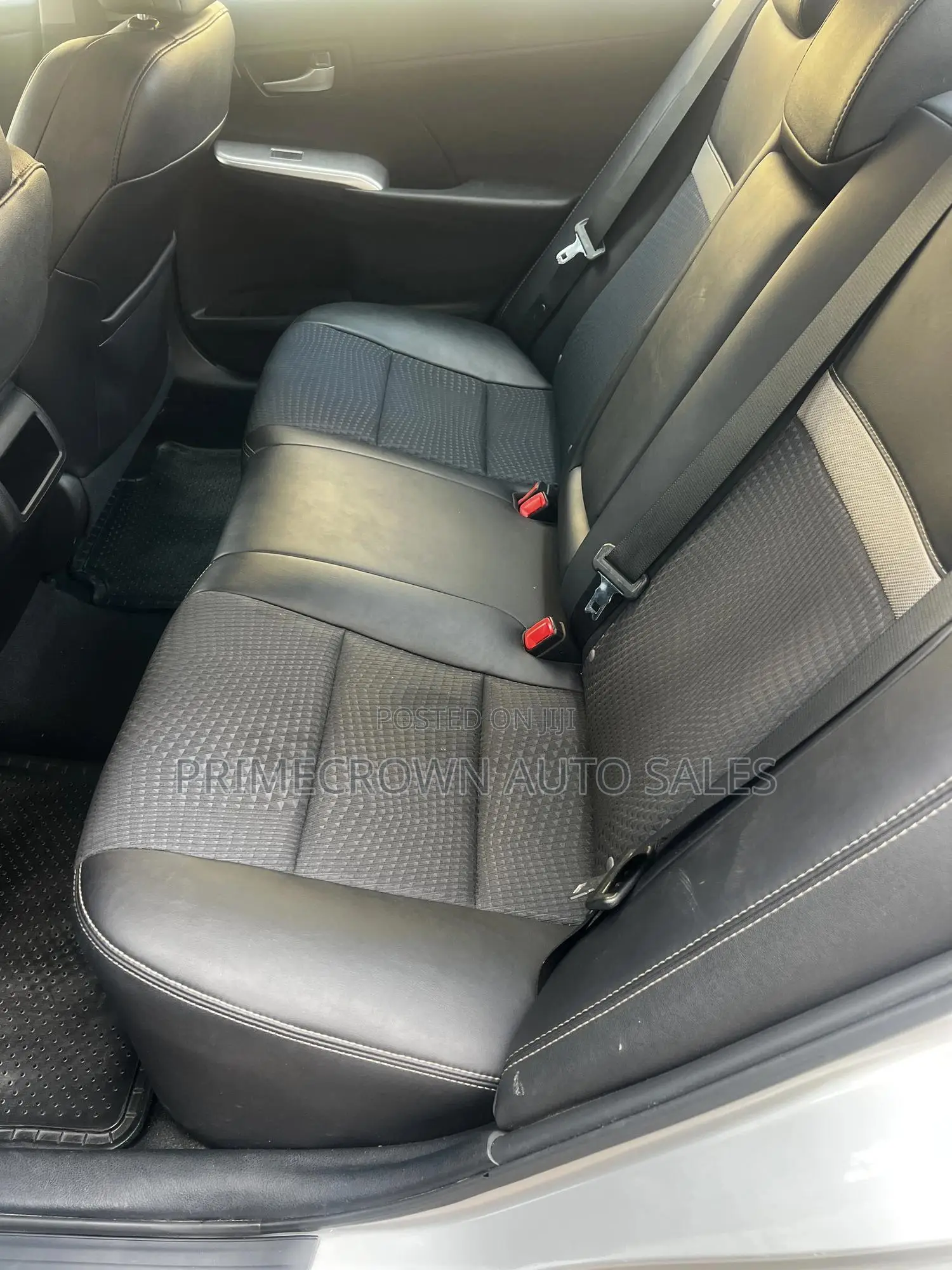 Toyota Camry SE 4dr Sedan (2.5L 4cyl 6A) 2013 Silver