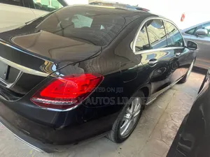 Mercedes-Benz C300 2020 Blue