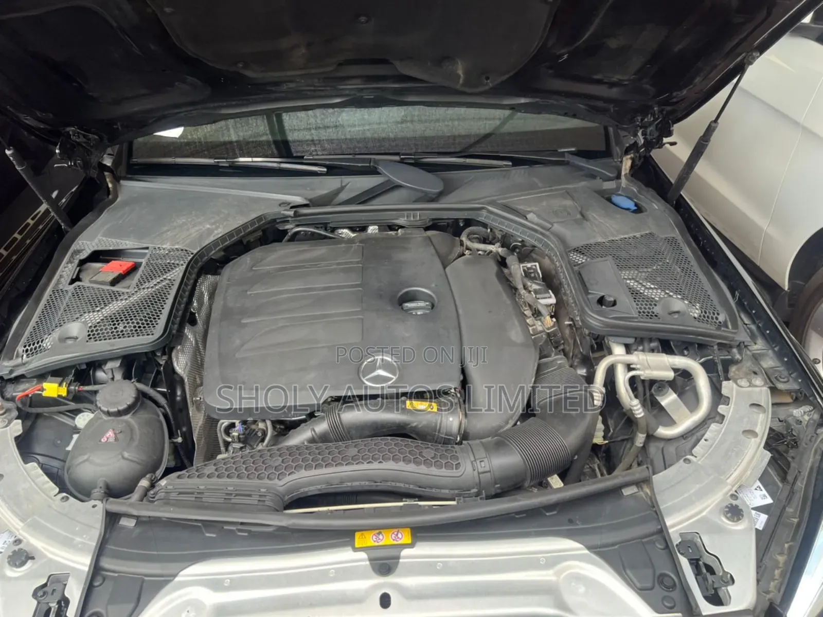 Mercedes-Benz C300 2020 Blue