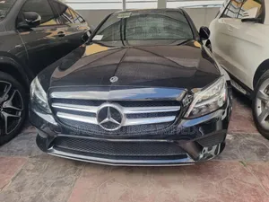 Mercedes-Benz C300 2020 Blue