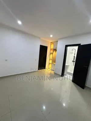 2bdrm Apartment in Lekki Right for rent