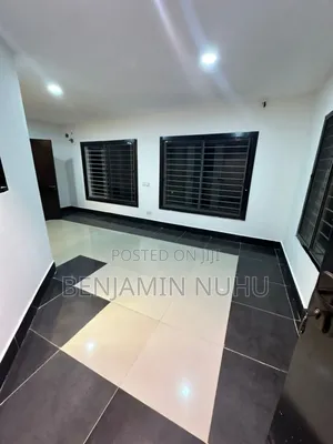 2bdrm Apartment in Lekki Right for rent