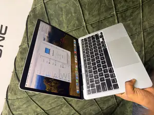 Laptop Apple MacBook Pro 2020 16GB Intel Core i5 SSD 512GB