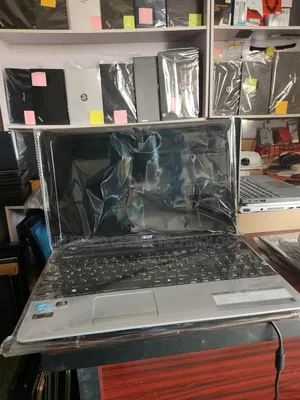 Laptop Acer Aspire 1 8GB Intel Core i7 HDD+SSD 500GB