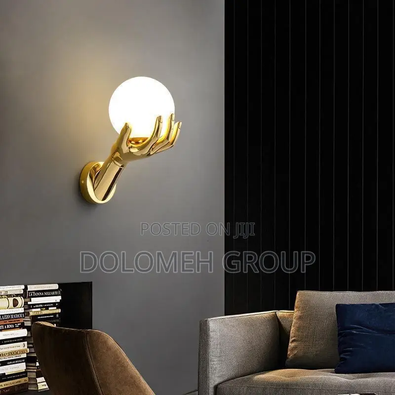 Creative Hand of Gold Luxury Led Light