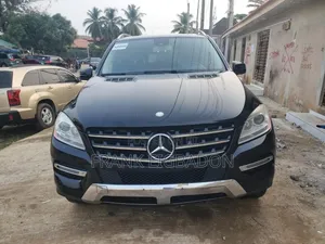 Mercedes-Benz M Class ML350 4dr SUV (3.5L 6cyl 7A) 2015 Black