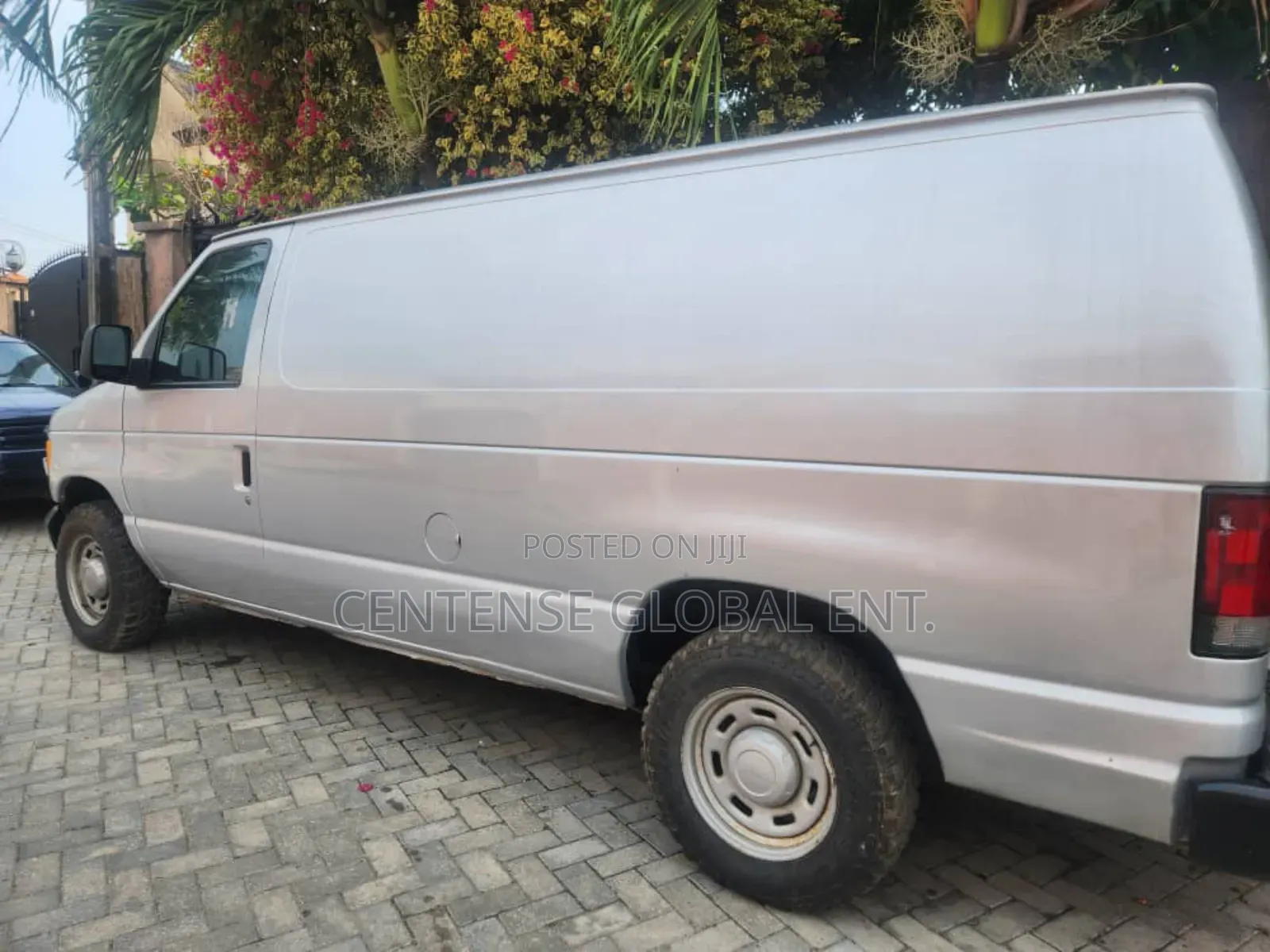 Ford E250 2006 Silver