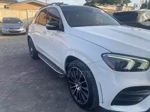 Mercedes-Benz GLE-Class 2022 White