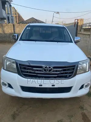 Toyota Hilux 2013 White