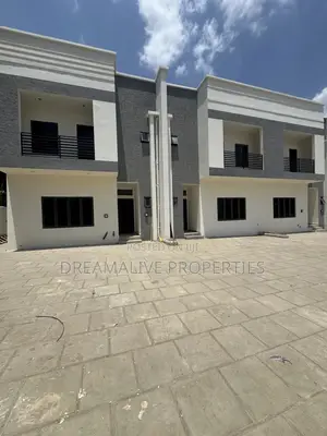 4bdrm Duplex in An Estate, Gwarinpa for sale