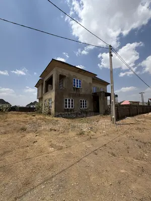 5bdrm Duplex in Off Palm Heights, Lugbe District for sale