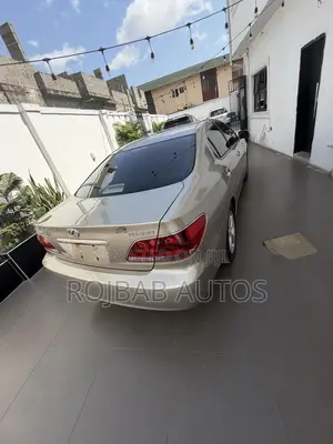 Lexus ES 250 AWD 2025 Gold
