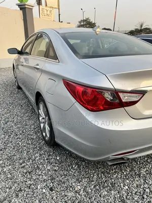 Hyundai Sonata SE 2.0T Sedan FWD (2.0L 4cyl 6A) 2012 Silver