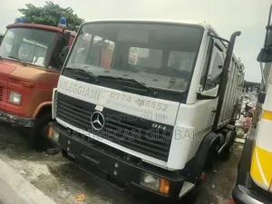 814 Benz Garbage Compactor Truck (Foreign Used)