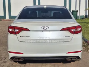 Hyundai Sonata Limited Sedan FWD (2.4L 4cyl 6A) 2017 White