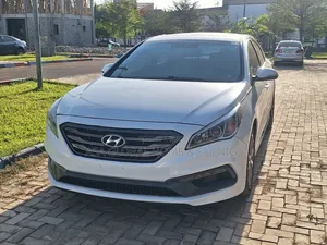 Hyundai Sonata Limited Sedan FWD (2.4L 4cyl 6A) 2017 White