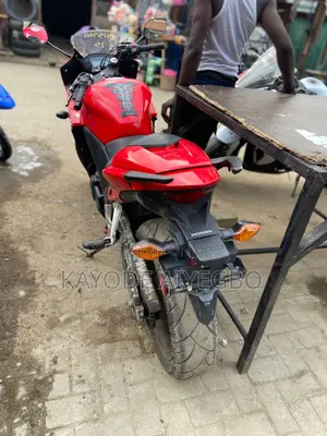 Honda CBR 2016 Red