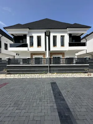 4bdrm Duplex in Chevron for sale