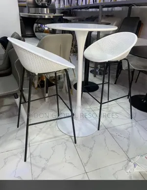 Bar Chairs With Round Table