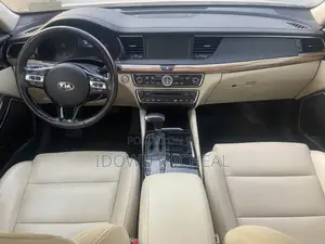 Kia Cadenza Premium 2017 White