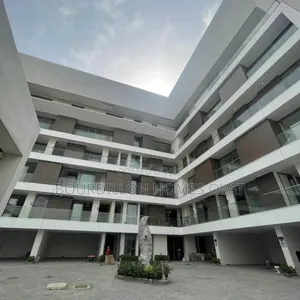 3bdrm Apartment in Lekki Phase 1 for sale