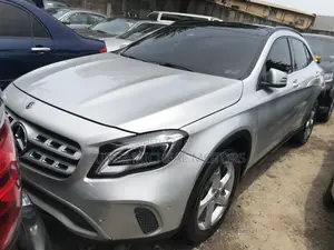 Mercedes-Benz GLA 250 2017 Silver