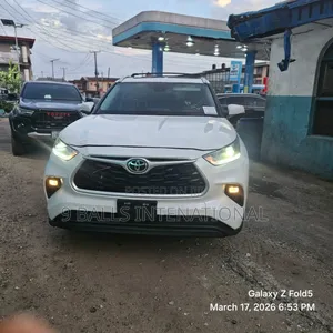 Toyota Highlander 2021 White