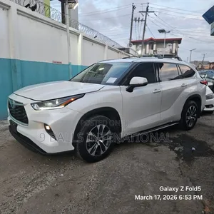 Toyota Highlander 2021 White