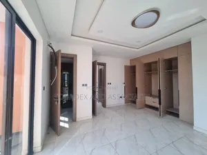 4bdrm Duplex in Gra for rent