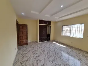 4bdrm Duplex in Gra for rent