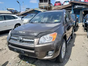 Toyota RAV4 2012 Gold