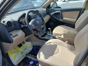 Toyota RAV4 2012 Gold