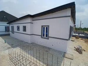 2bdrm Bungalow in Mowe Estate, Pakuro for sale