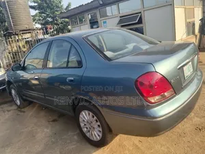 Nissan Sunny 2005 Blue